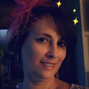 Meet your Posher, Denise